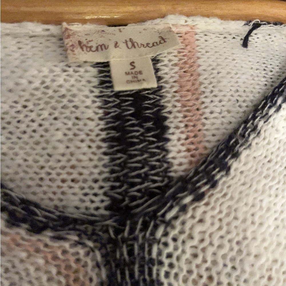 Lightweight cotton sweater size small - Picture 3 of 5